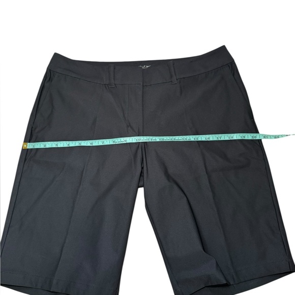 Nike Women's Golf Tournament Dri-Fit Bermuda Shorts-Black Sz 10 EUC - Picture 7 of 11